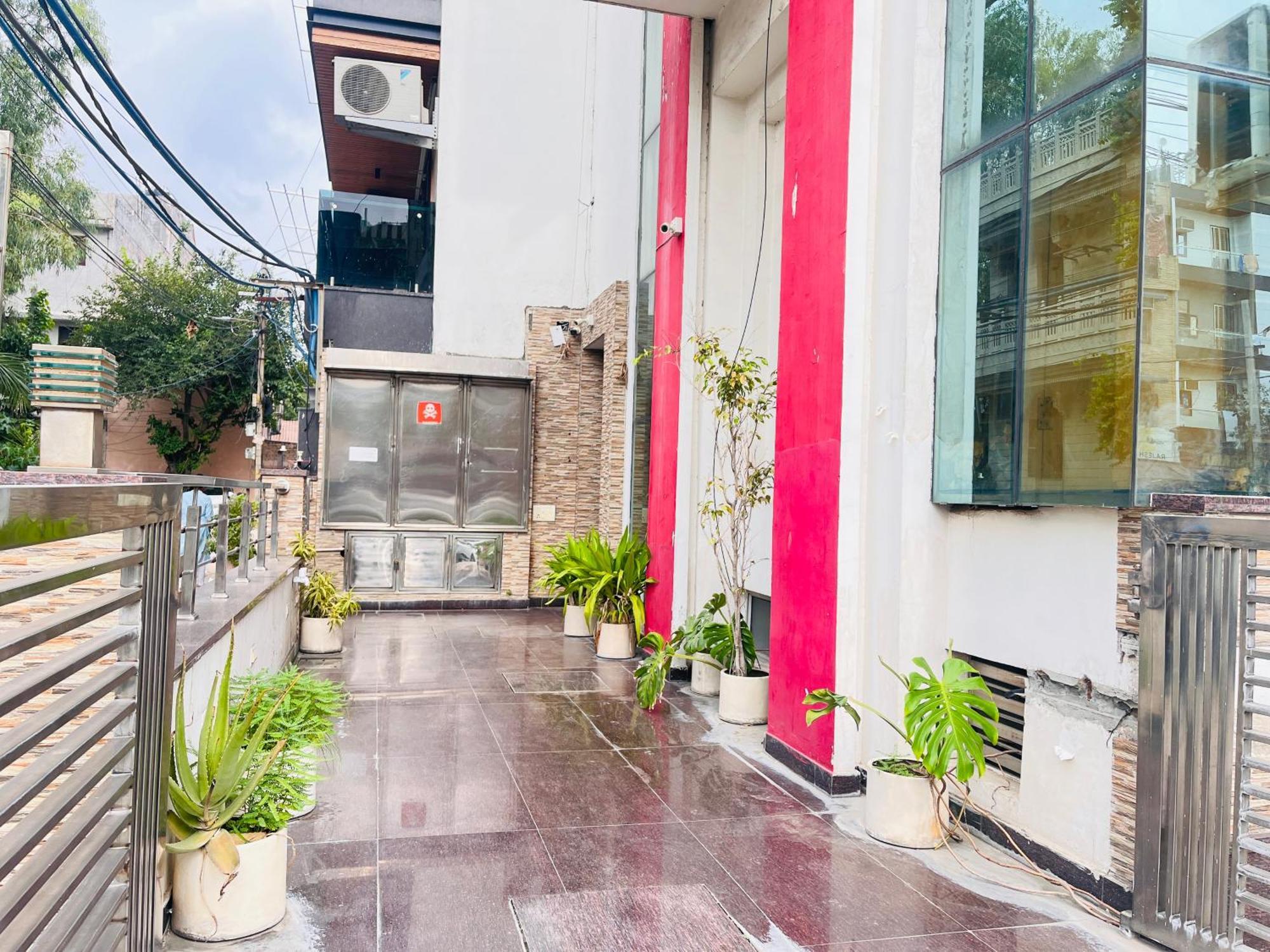Hotel Park Pride Pitampura New Delhi, Couple Friendly Exterior photo