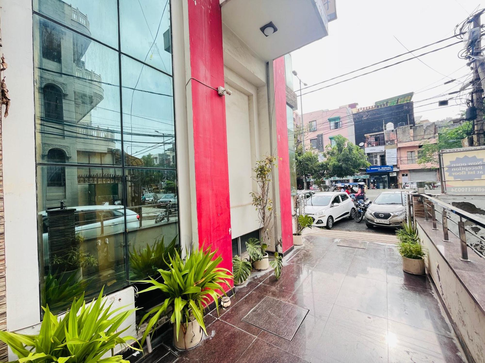 Hotel Park Pride Pitampura New Delhi, Couple Friendly Exterior photo